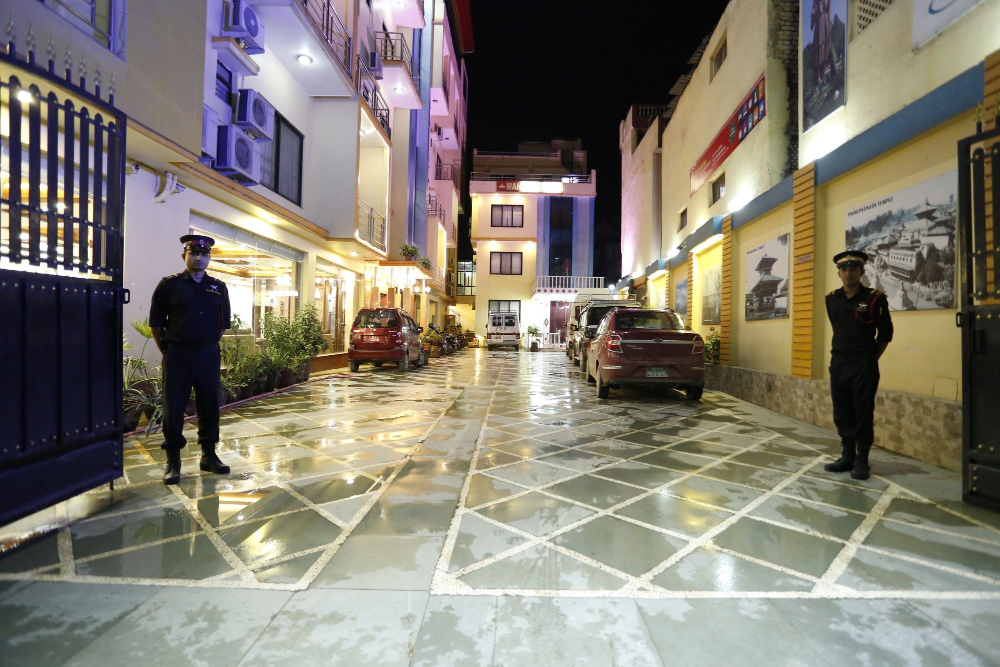 Mahadev Hotel Kathmandu Exterior photo